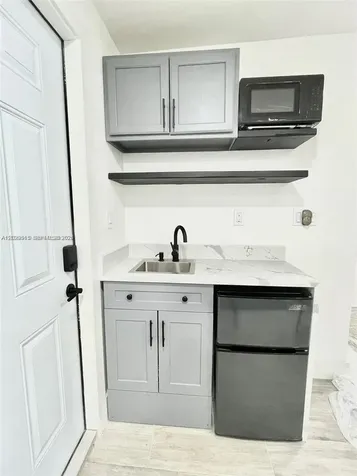170 NE 60th Street Oakland Park FL 33334