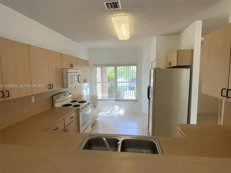 7980 S Southwood Circle Davie FL 33328