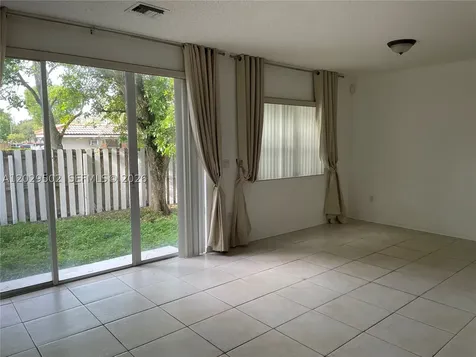 7980 S Southwood Circle Davie FL 33328