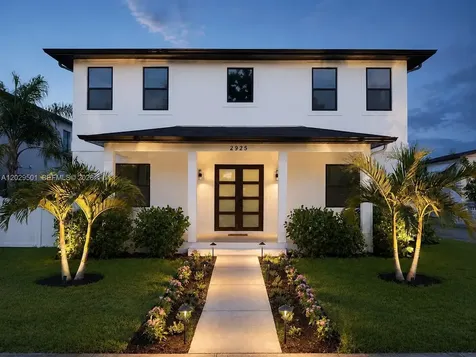 2925 13th Street N St Petersburg FL 33704