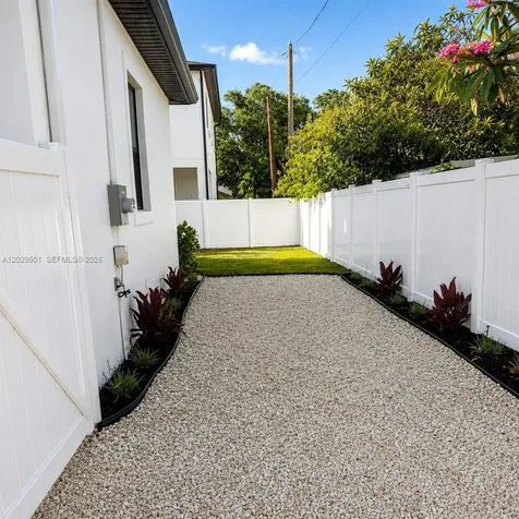 2925 13th Street N St Petersburg FL 33704