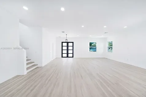 2925 13th Street N St Petersburg FL 33704