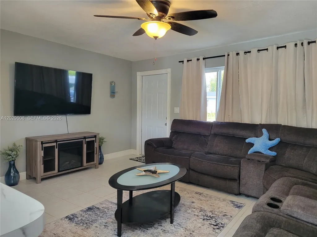 2560 NE 8th Terrace Pompano Beach FL 33064