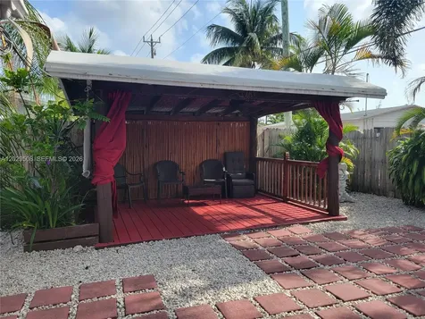 2560 NE 8th Terrace Pompano Beach FL 33064