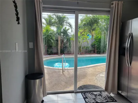 2560 NE 8th Terrace Pompano Beach FL 33064