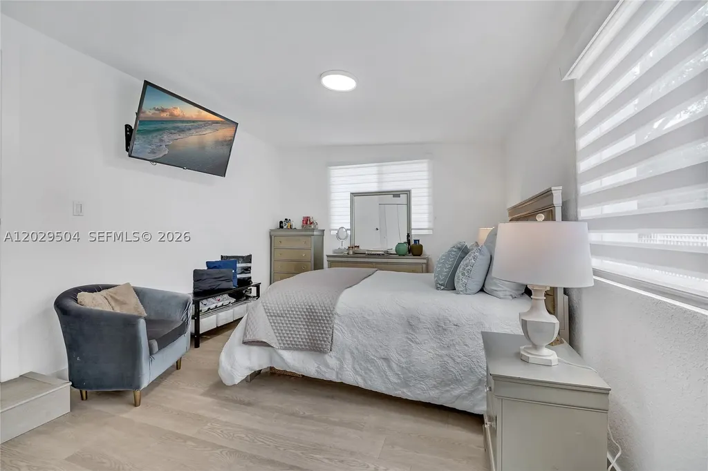 6404 Meade Street Hollywood FL 33024