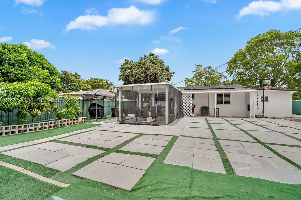 6404 Meade Street Hollywood FL 33024