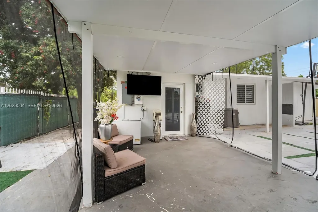 6404 Meade Street Hollywood FL 33024