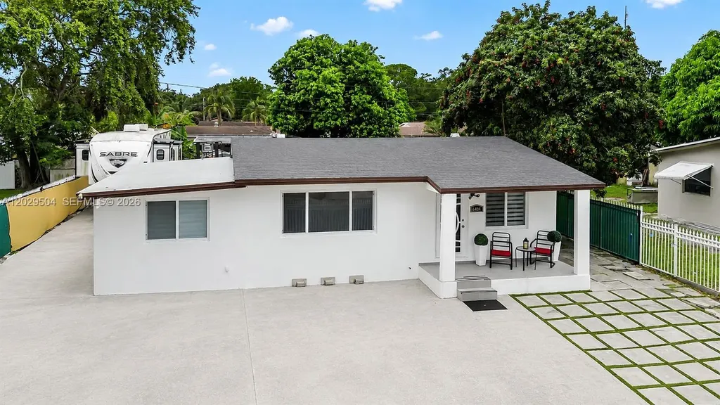 6404 Meade Street Hollywood FL 33024