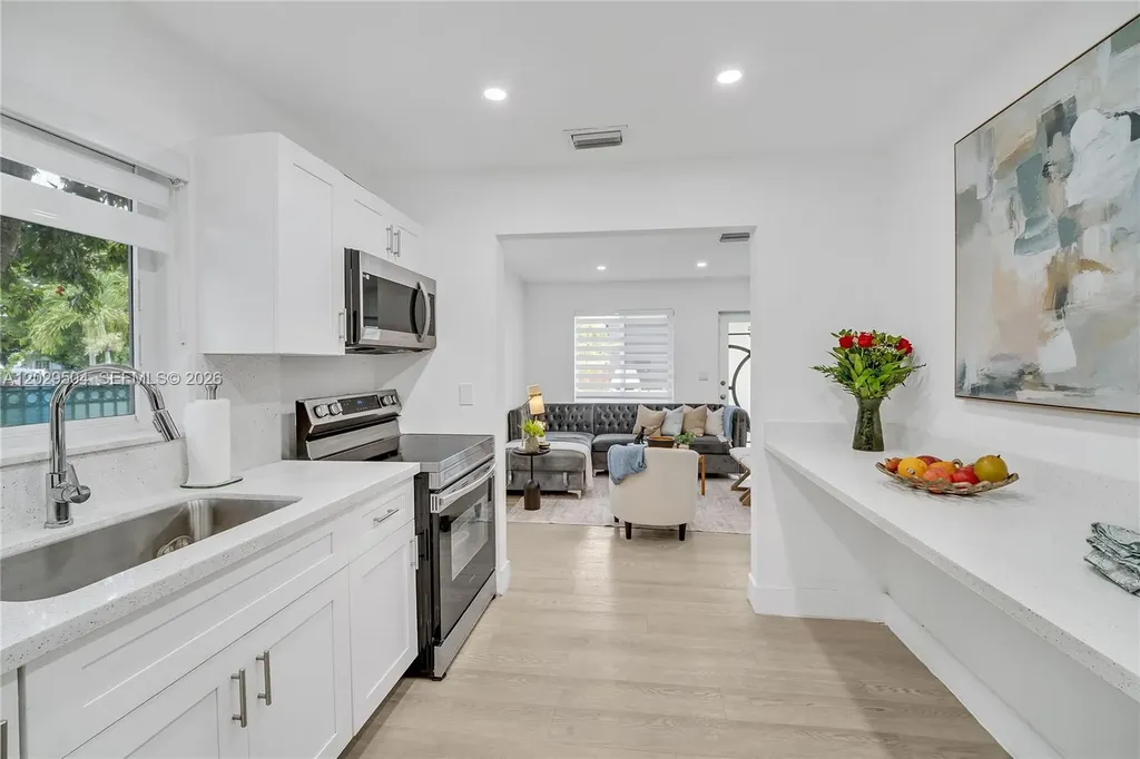 6404 Meade Street Hollywood FL 33024