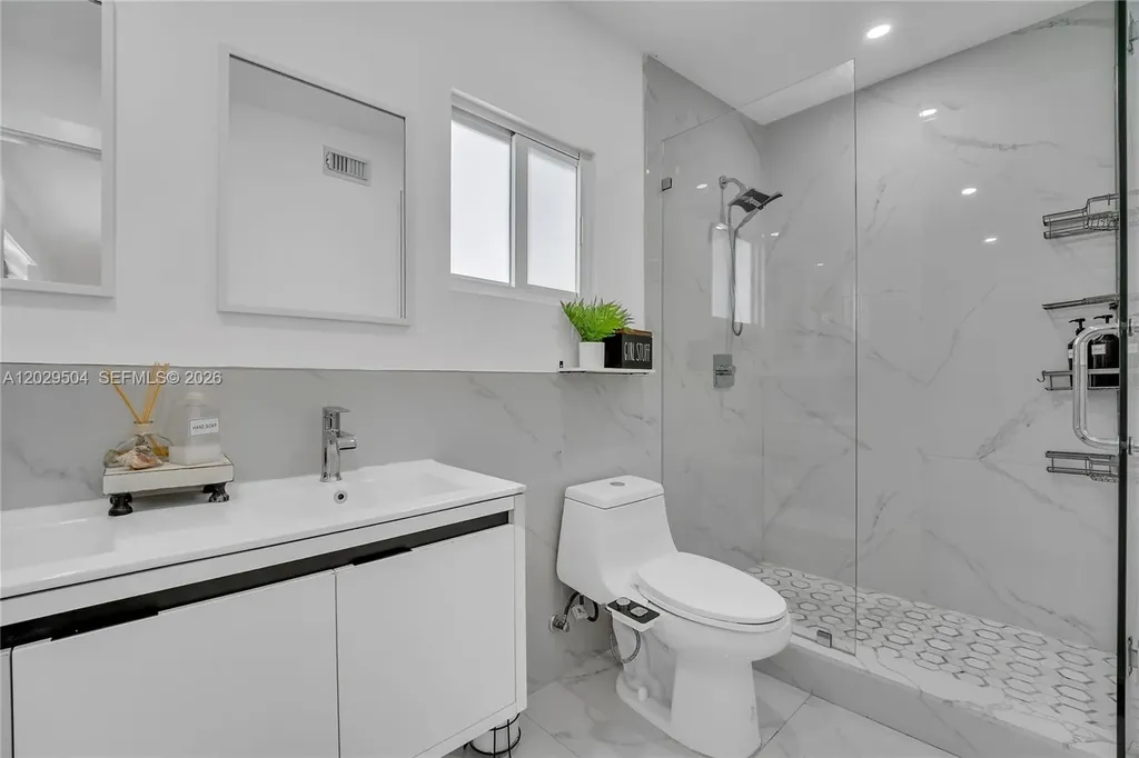 6404 Meade Street Hollywood FL 33024