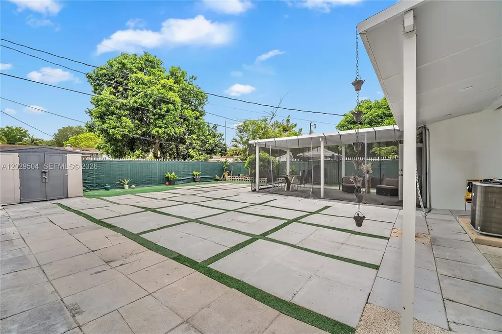 6404 Meade Street Hollywood FL 33024