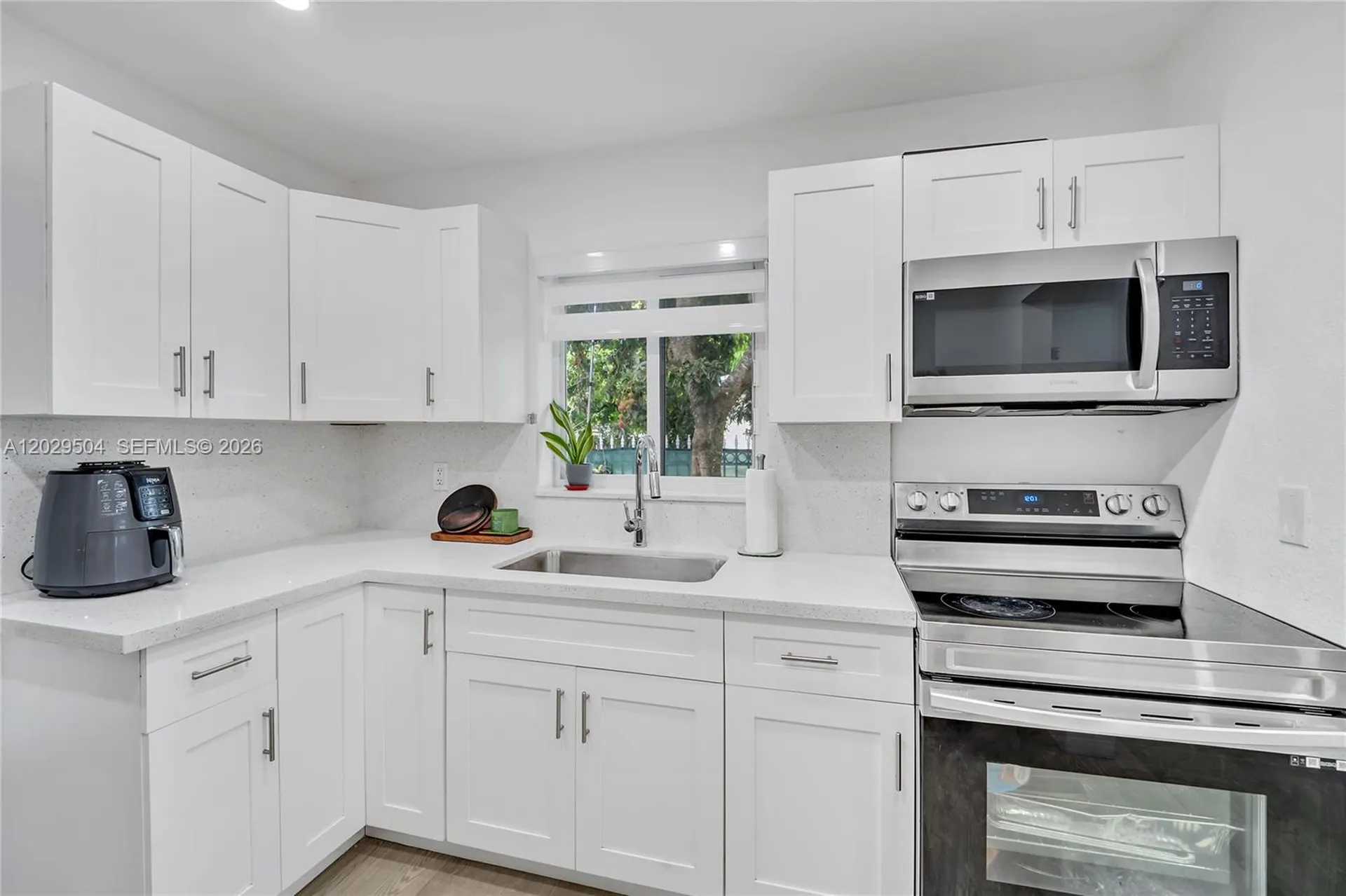 6404 Meade Street Hollywood FL 33024