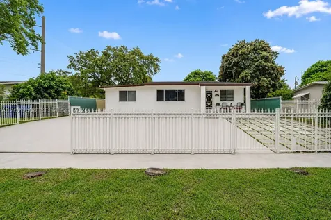 6404 Meade Street Hollywood FL 33024