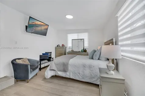 6404 Meade Street Hollywood FL 33024
