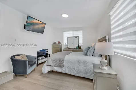 6404 Meade Street Hollywood FL 33024