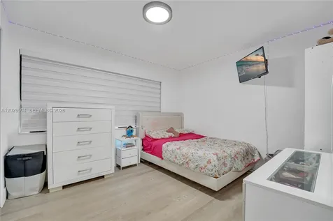 6404 Meade Street Hollywood FL 33024