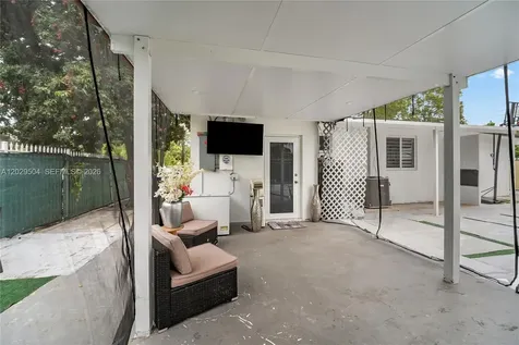 6404 Meade Street Hollywood FL 33024