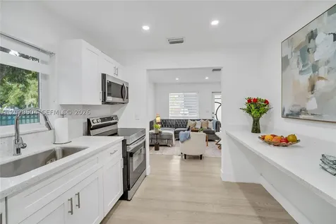 6404 Meade Street Hollywood FL 33024