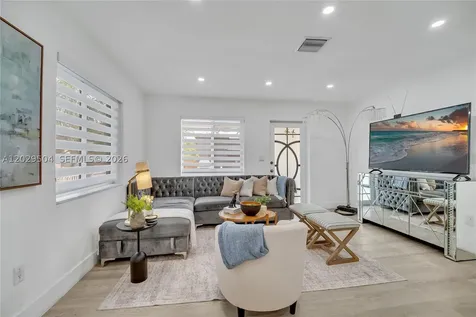 6404 Meade Street Hollywood FL 33024