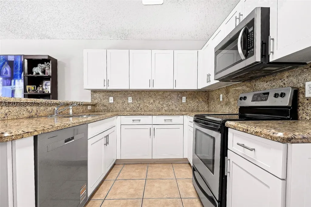 6124 NW 40th Street Coral Springs FL 33067