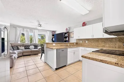 6124 NW 40th Street Coral Springs FL 33067