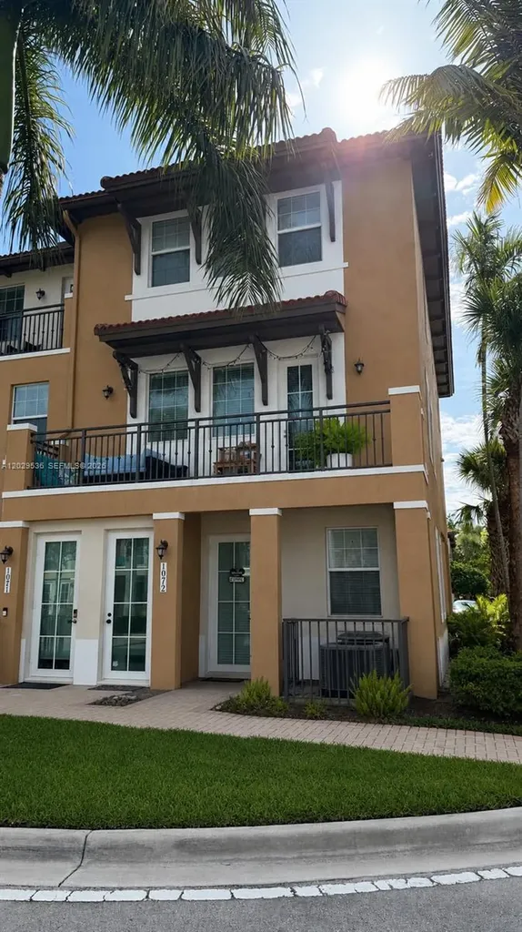 1075 SW 147th Avenue Pembroke Pines FL 33027