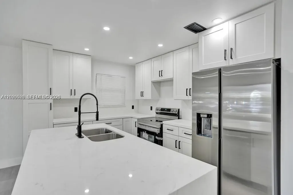 1628 NE 7th Avenue Fort Lauderdale FL 33305