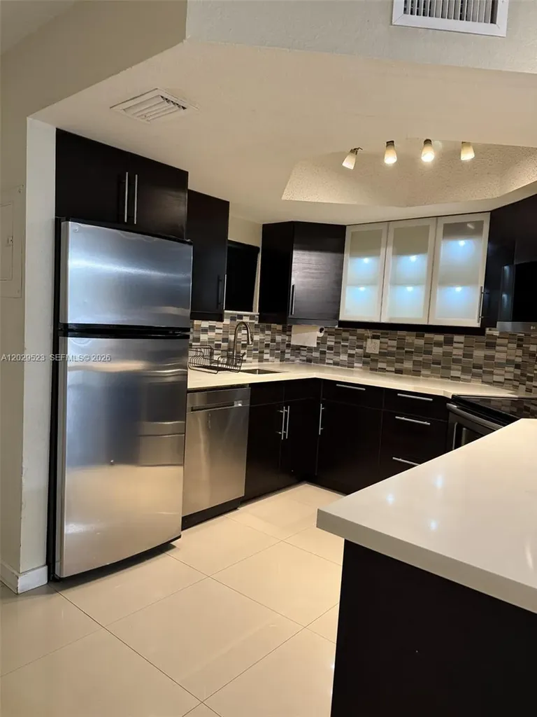8225 Lake Drive Doral FL 33166