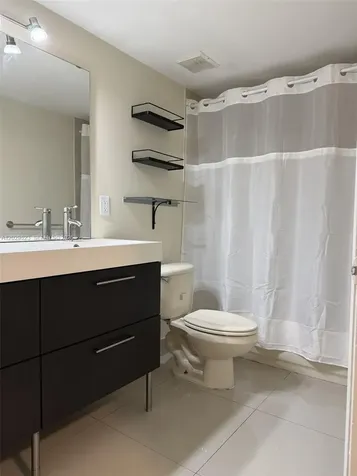 8225 Lake Drive Doral FL 33166