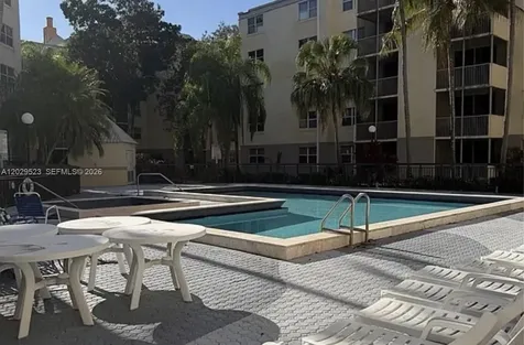 8225 Lake Drive Doral FL 33166