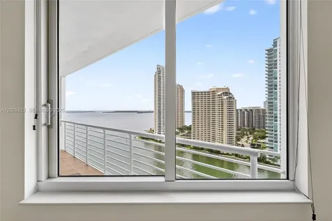 325 S Biscayne Boulevard Miami FL 33131