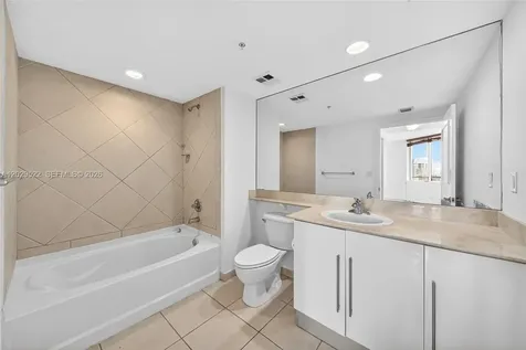 325 S Biscayne Boulevard Miami FL 33131