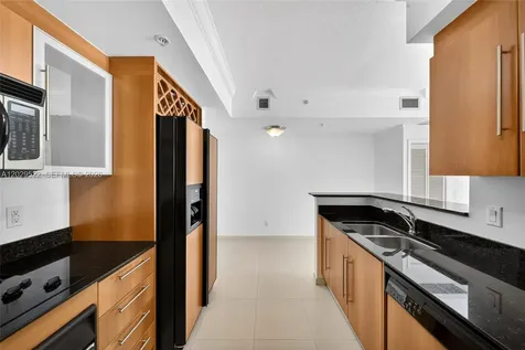 325 S Biscayne Boulevard Miami FL 33131
