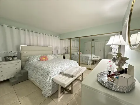500 SW 130th Terrace Pembroke Pines FL 33027