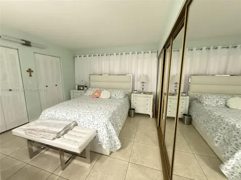 500 SW 130th Terrace Pembroke Pines FL 33027