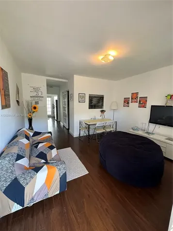 911 Meridian Avenue Miami Beach FL 33139