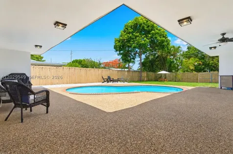 4407 W Park Road Hollywood FL 33021