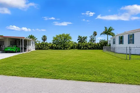 8520 SW 21st Court Davie FL 33324