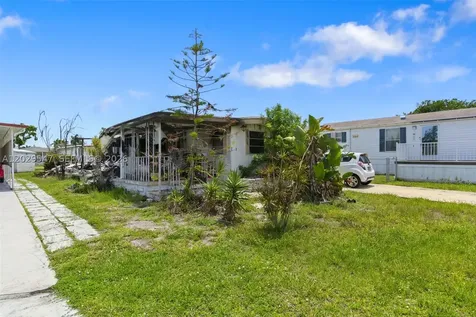 8520 SW 21st Court Davie FL 33324