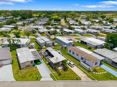 8520 SW 21st Court Davie FL 33324