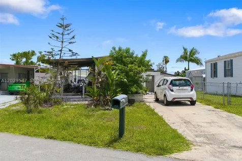 8520 SW 21st Court Davie FL 33324