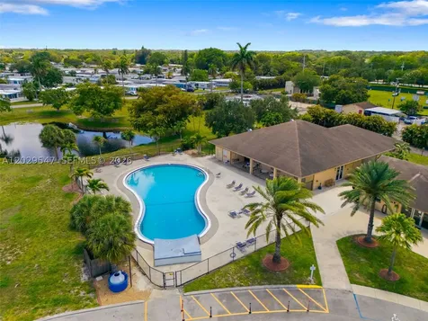 8520 SW 21st Court Davie FL 33324