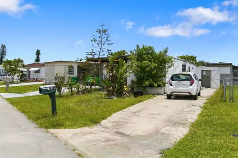 8520 SW 21st Court Davie FL 33324