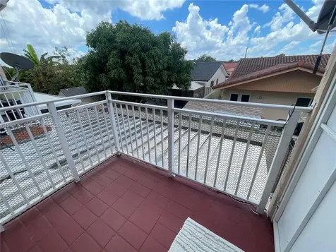 Hialeah FL 33016