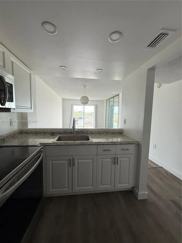 16465 NE 22nd Avenue North Miami Beach FL 33160