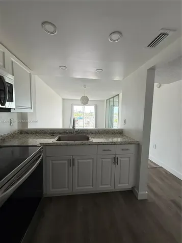 16465 NE 22nd Avenue North Miami Beach FL 33160