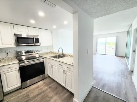 16465 NE 22nd Avenue North Miami Beach FL 33160