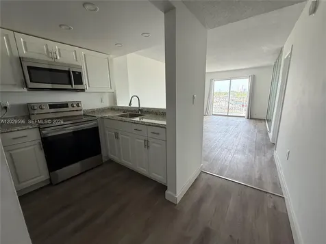16465 NE 22nd Avenue North Miami Beach FL 33160