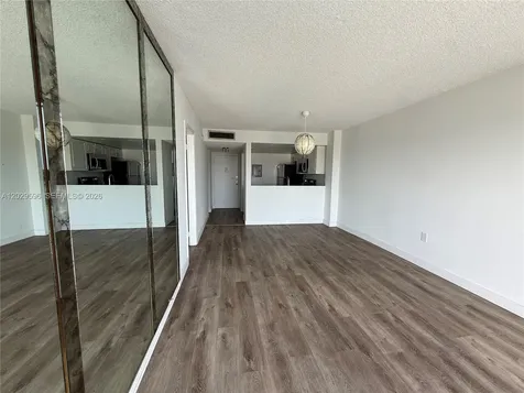16465 NE 22nd Avenue North Miami Beach FL 33160